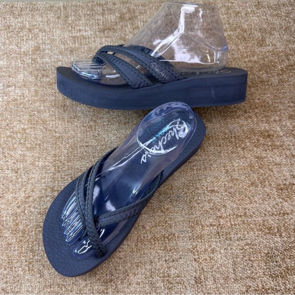 Skechers Yoga Foam Grey Toe Thong Platform Sandals Women’s Size 9